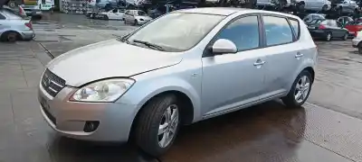 Vehicul casat kia cee´d active al anului 2007 alimentat d4fb