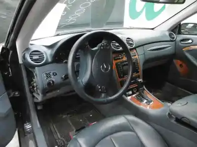 Verschrottungsfahrzeug mercedes-benz clase clk (w209) coupe 320 (209.365) des jahres 2002 angetrieben m112955