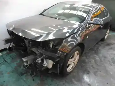 Veículo de Sucata opel insignia berlina 2.0 selective do ano 2013 alimentado a20dt