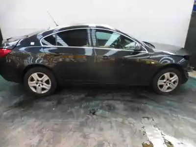 Veículo de Sucata opel insignia berlina 2.0 selective do ano 2013 alimentado a20dt