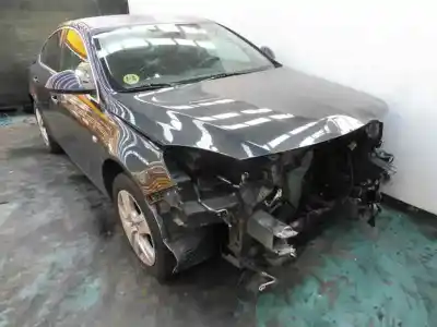 Veículo de Sucata opel insignia berlina 2.0 selective do ano 2013 alimentado a20dt