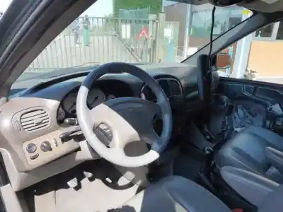 Veículo de Sucata chrysler voyager (rg) 2.5 crd cat do ano 2003 alimentado vm20c