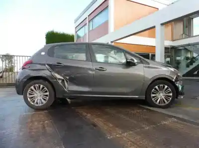 Veículo de Sucata PEUGEOT                                            208                                                                                                                                                                                                                                                        Access                                                                                                                                                                                                                                                     do ano 2018 alimentado YH01
