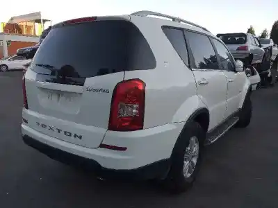 Здавання транспортного засобу ssangyong rexton w premium 2wd року 2014 потужний 671960