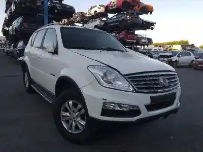 Здавання транспортного засобу ssangyong rexton w premium 2wd року 2014 потужний 671960