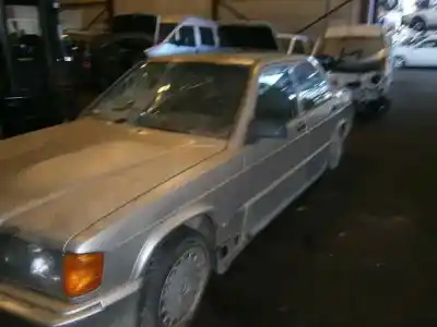 Veículo de Sucata mercedes-benz clase e (w123) berlina+coupe 250 do ano 1982 alimentado 