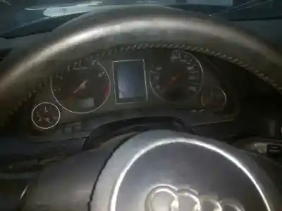 Veículo de Sucata audi a4 avant (8e) 2.4 do ano 2001 alimentado bdv