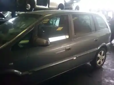 Veicolo di demolizione opel zafira a design edition dell'anno 2005 alimentato y22dtr