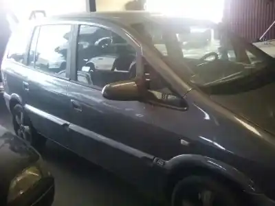 Veicolo di demolizione opel zafira a design edition dell'anno 2005 alimentato y22dtr