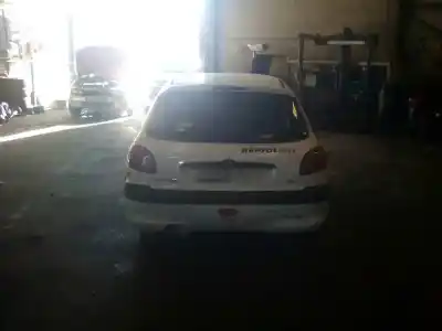 Veículo de Sucata peugeot 206 berlina x-line do ano 2002 alimentado wjy