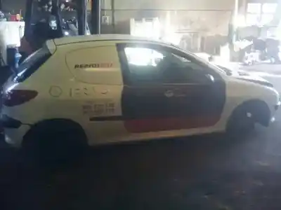 Veículo de Sucata peugeot 206 berlina x-line do ano 2002 alimentado wjy