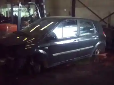 Veículo de Sucata renault scenic ii confort expression do ano 2005 alimentado k9k732