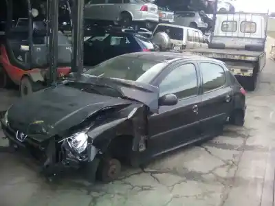 Veículo de Sucata peugeot 206 berlina e-music do ano 2004 alimentado 8hx