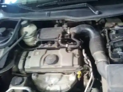 Veículo de Sucata peugeot 206 berlina xr do ano 2000 alimentado kfx