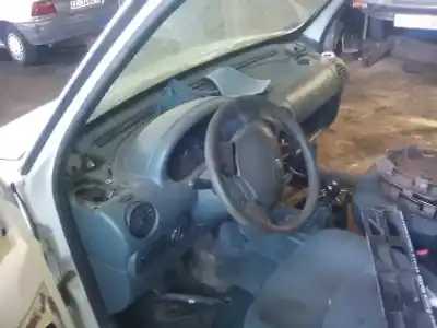Здавання транспортного засобу renault kangoo (f/kc0) alize року 2000 потужний f8q630