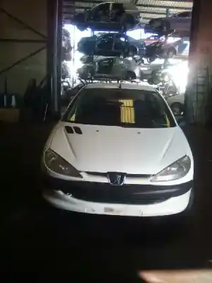 Hurda Aracı PEUGEOT                                            206 BERLINA                                                                                                                                                                                                                                                X-Line                                                                                                                                                                                                                                                     Yılın 2002 güçlü WJY