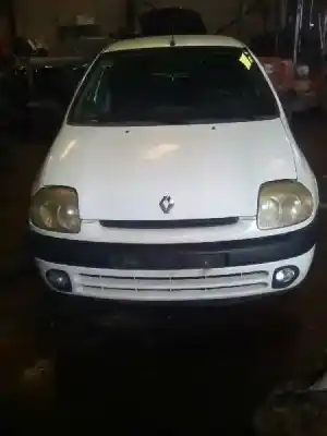 Здавання транспортного засобу RENAULT CLIO II FASE I (B/CBO) 1.9 D Alize року 2001 потужний F8Q662