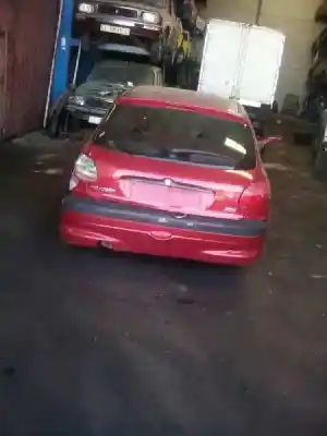 Veículo de Sucata peugeot 206 berlina x-line do ano 2000 alimentado wjy