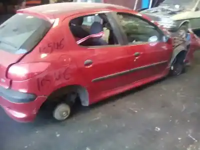 Veículo de Sucata peugeot 206 berlina x-line do ano 2000 alimentado wjy