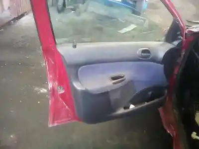 Veículo de Sucata peugeot 206 berlina x-line do ano 2000 alimentado wjy