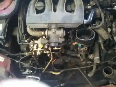 Veículo de Sucata peugeot 206 berlina x-line do ano 2000 alimentado wjy