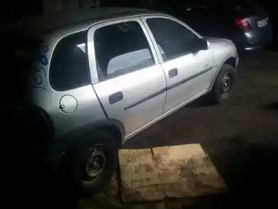 Veicolo di demolizione opel corsa b edition 2000 dell'anno 1998 alimentato x12xe