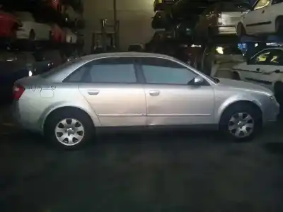Veículo de Sucata audi a4 berlina (8e) 1.9 tdi (96kw) do ano 2000 alimentado awx