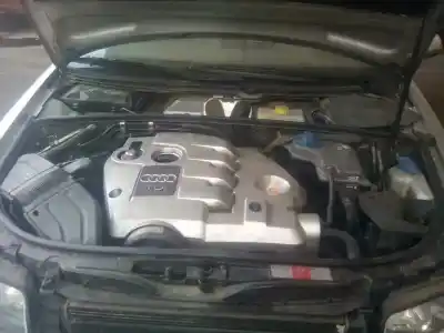 Veículo de Sucata audi a4 berlina (8e) 1.9 tdi (96kw) do ano 2000 alimentado awx