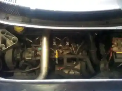 Veículo de Sucata renault scenic ii 1.5 dci diesel do ano 2004 alimentado k9k728