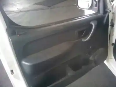 Veicolo di demolizione citroen berlingo 2.0 hdi 600 furg. dell'anno 2004 alimentato rhy