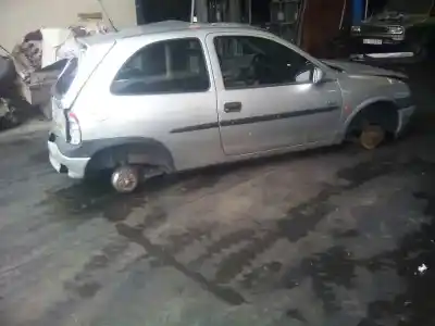 Veicolo di demolizione opel corsa b edition 2000 dell'anno 2000 alimentato x12xe