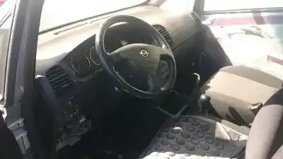 Veicolo di demolizione opel zafira a 2.0 dti dell'anno 2004 alimentato y20dth