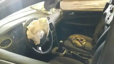 Sloopvoertuig ford focus berlina (cap) ambiente (d) van het jaar 2006 aangedreven kkda