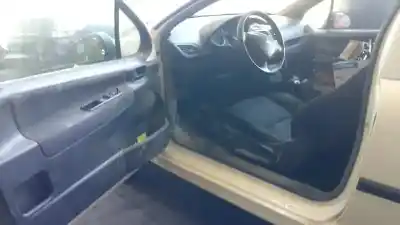 Sloopvoertuig peugeot 207 confort van het jaar 2007 aangedreven 8hz