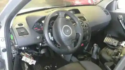 Veículo de Sucata renault megane ii berlina 5p authentique do ano 2005 alimentado k4m812