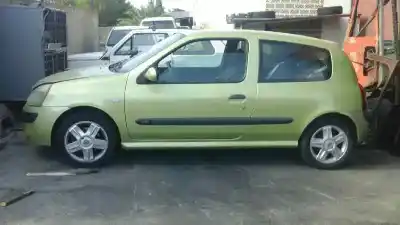Здавання транспортного засобу RENAULT CLIO II FASE II (B/CB0) Extreme року 2002 потужний K9K702