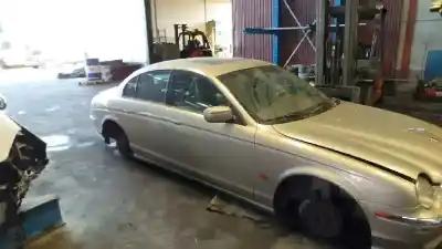 Scrapping Vehicle jaguar s-type 4.0 v8 32v of the year 2002 powered ajv8