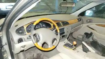 Scrapping Vehicle jaguar s-type 4.0 v8 32v of the year 2002 powered ajv8