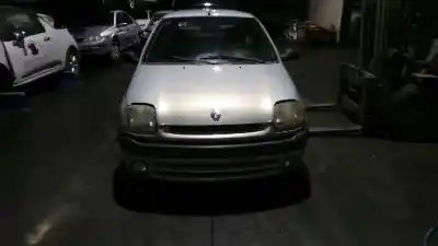 Vehicul casat renault clio ii fase i (b/cbo) 1.9 d alize al anului 2000 alimentat f8q662