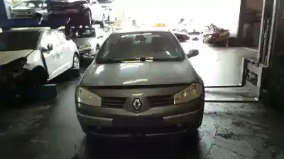 Veículo de Sucata RENAULT MEGANE II BERLINA 5P Confort Authentique do ano 2002 alimentado F9Q800