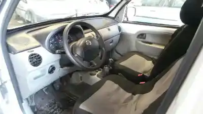 Veículo de Sucata nissan kubistar (x76) premium (l1) do ano 2004 alimentado k9k704