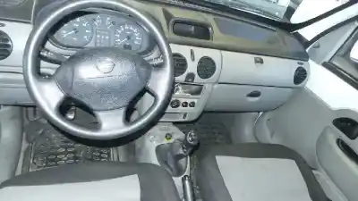 Veículo de Sucata nissan kubistar (x76) premium (l1) do ano 2004 alimentado k9k704