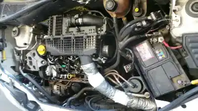 Veículo de Sucata nissan kubistar (x76) premium (l1) do ano 2004 alimentado k9k704