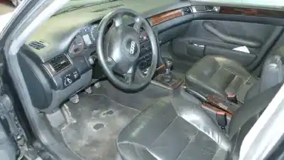 Veículo de Sucata audi a6 berlina (4b2) 2.5 tdi do ano 2001 alimentado akn