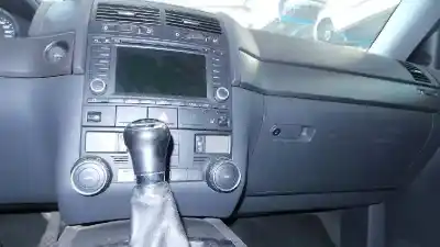 Scrapping Vehicle volkswagen touareg (7la, 7l6, 7l7) 2.5 r5 tdi of the year 2004 powered bac