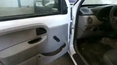 Veículo de Sucata nissan kubistar (x76) premium (l1) do ano 2003 alimentado k9k704