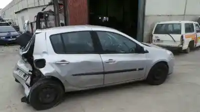 Veículo de Sucata renault clio iii 20 aniversario do ano 2010 alimentado k9k766