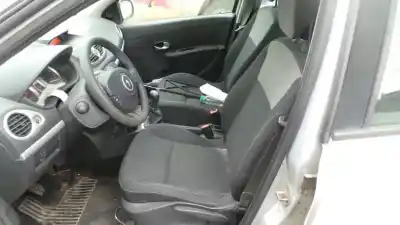 Veículo de Sucata renault clio iii 20 aniversario do ano 2010 alimentado k9k766