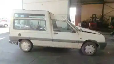 Véhicule à la ferraille renault express express de l'année 1995 alimenté 