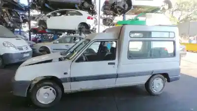 Véhicule à la ferraille renault express express de l'année 1995 alimenté 